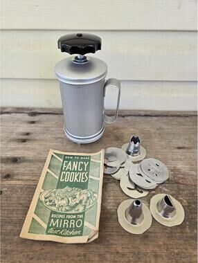 Mirro Cookie Press, complete set Christmas Wearever Spritz with recipe book